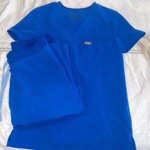 NEW FIGS SET (Selling both the top and pants as a set)